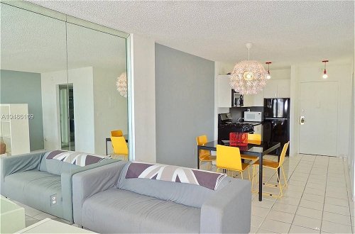 Photo 11 - Wow Condo, Middle of South Beach, Block From Ocean