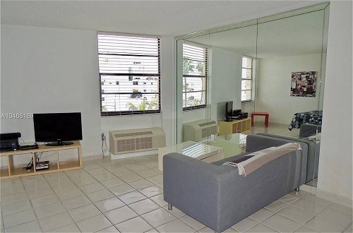 Photo 12 - Wow Condo, Middle of South Beach, Block From Ocean