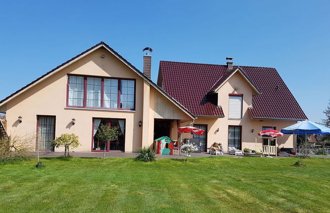 Reizendes Ferienhaus mit Swimmingpool Naehe Ostsee - Foto 1