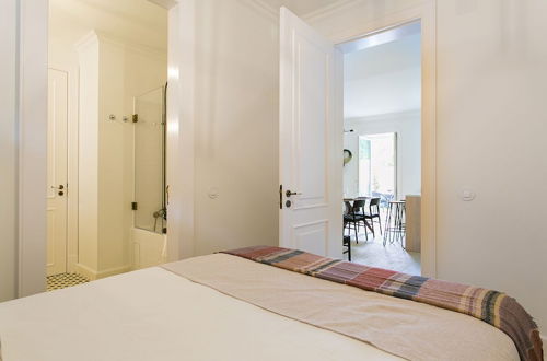 Photo 3 - ALTIDO Stunning 2BR Apt w/garden, by the Avenida subway & Botanical Garden of Lisbon