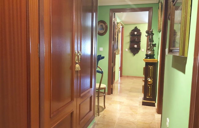 Piso junto a Jardines de la Victoria y Renfe - Foto 2