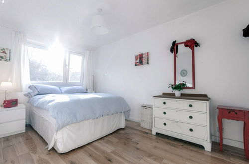 Photo 4 - Modern 3 Bedroom Apartment in Brixton