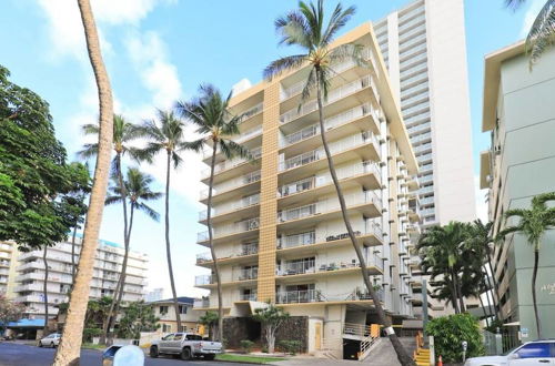 Foto 1 - Large 2br/2ba Steps to Waikiki Beach by Domio