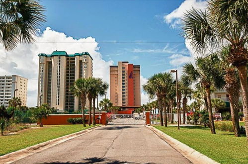 Photo 26 - Destin Towers by Holiday Isle