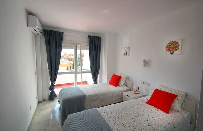 Rootop Villa - Chalet en Cabo Pino con vistas al mar, jardines y piscina - Photo 3