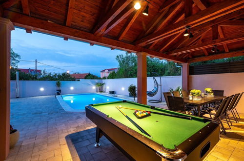 Foto 17 - Luxurious Villa in Dalmatia Near Sea