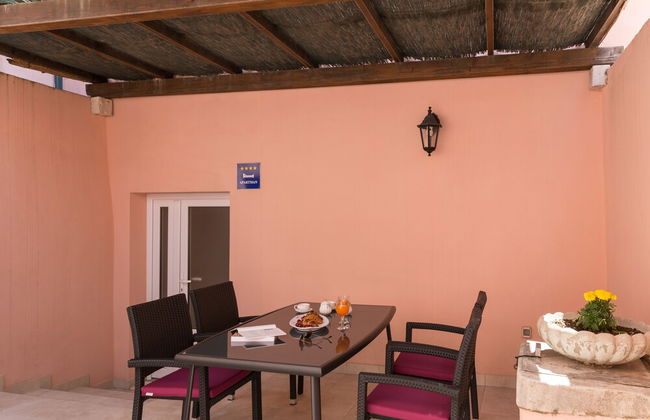 Little Village House - Photo 18