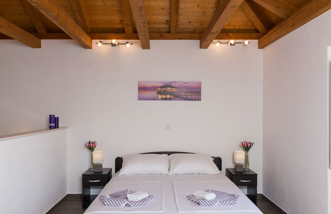 Little Village House - Photo 6