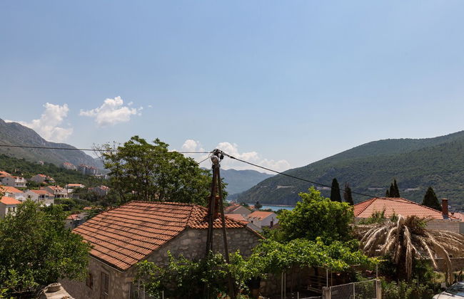 Little Village House - Photo 20