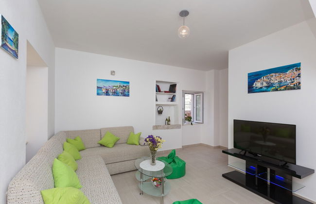 Little Village House - Photo 14