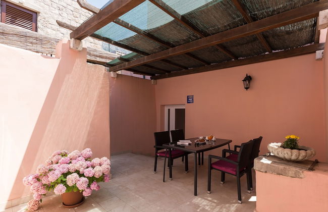 Little Village House - Photo 1