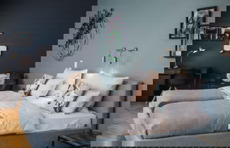 Photo 6 - The Circus Apartments