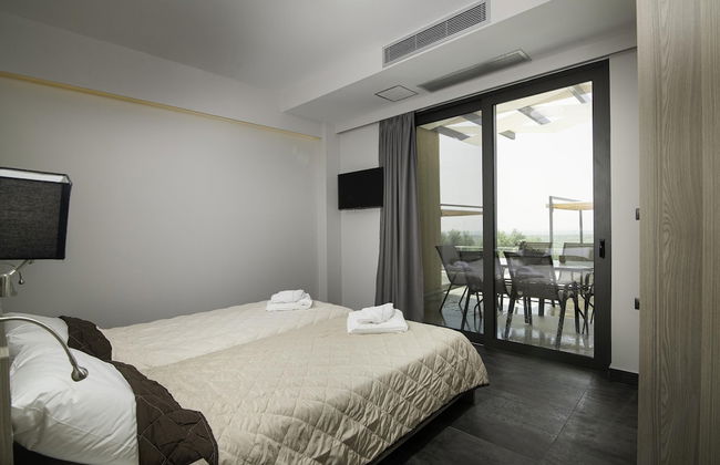 Serenity Suites Sea View 3 - Photo 3