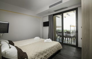 Foto 3 - Serenity Suites Sea View 4