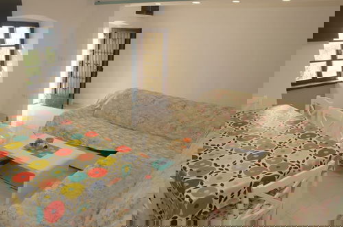 Foto 9 - Spacious Holiday Home With Terrace & Great Sea View