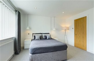 Photo 2 - Inviting 2-bed House in Newcastle Upon Tyne
