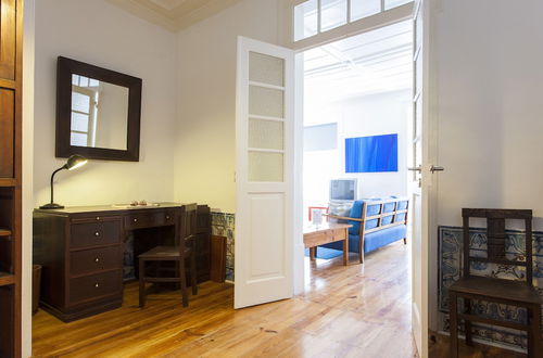 Foto 23 - JOIVY Classic 3BR home w/workspace in Chiado, 2mins from Baixa-Chiado subway