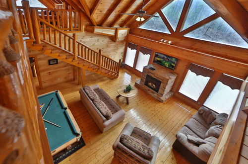 Photo 14 - Smoky Mountain Cinema - Six Bedroom Cabin