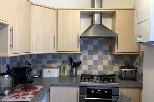 Photo 8 - Super 2 Bedroom Flat near Dalkeith Town Center