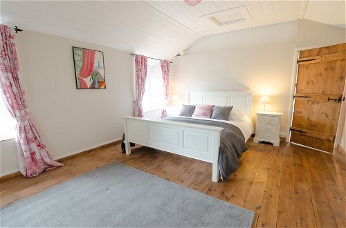Photo 5 - Berry Cottage Croyde 4 Bedrooms Sleeps 7-9 Dog Friendly