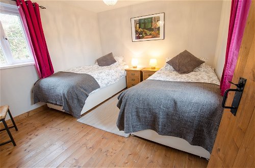 Photo 4 - Berry Cottage Croyde 4 Bedrooms Sleeps 7-9 Dog Friendly
