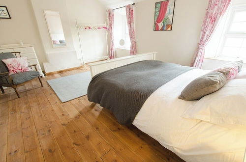 Photo 6 - Berry Cottage Croyde 4 Bedrooms Sleeps 7-9 Dog Friendly