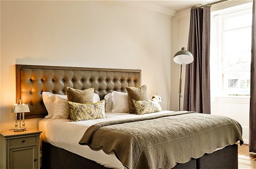 Photo 10 - Luxury George Street Apartments: Forth Suite