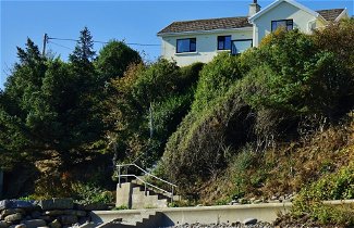 Photo 2 - The Cottage - Sea Views Direct Access to Beach Pet Friendly