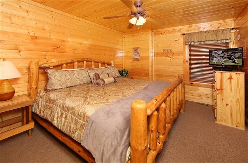 Foto 8 - Rising Eagle Lodge - Eight Bedroom Cabin