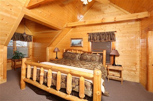 Foto 13 - Rising Eagle Lodge - Eight Bedroom Cabin