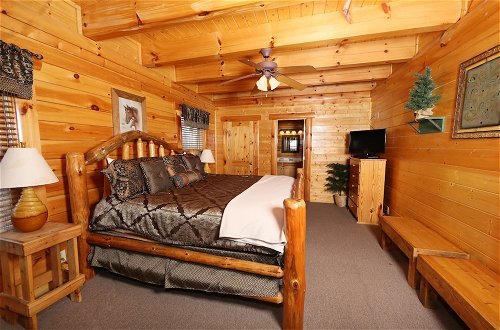 Foto 10 - Rising Eagle Lodge - Eight Bedroom Cabin