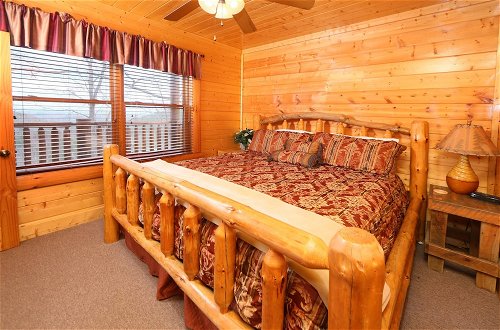 Foto 3 - Rising Eagle Lodge - Eight Bedroom Cabin