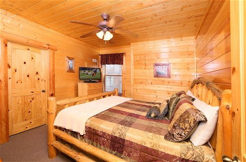 Photo 7 - Rising Eagle Lodge - Eight Bedroom Cabin