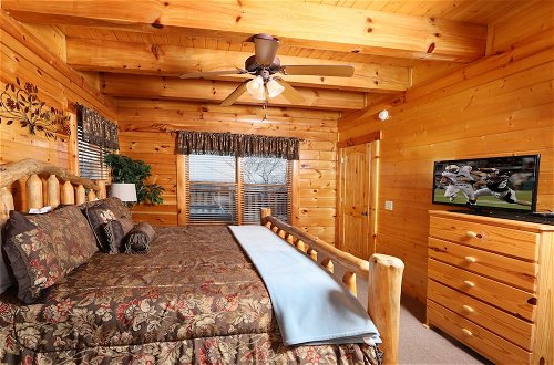 Photo 15 - Rising Eagle Lodge - Eight Bedroom Cabin