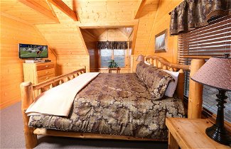 Photo 2 - Rising Eagle Lodge - Eight Bedroom Cabin