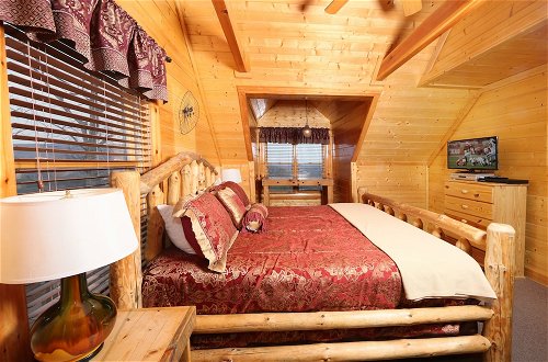 Foto 12 - Rising Eagle Lodge - Eight Bedroom Cabin