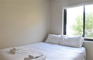 Foto 2 - Comfortable 2 Bedroom With Serene Garden