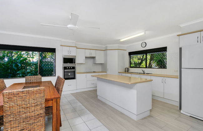 Roydon Beachfront Apartments - Foto 17
