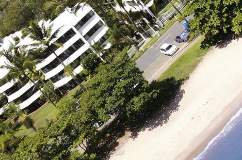 Photo 2 - Roydon Beachfront Apartments