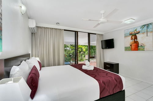 Photo 4 - Roydon Beachfront Apartments