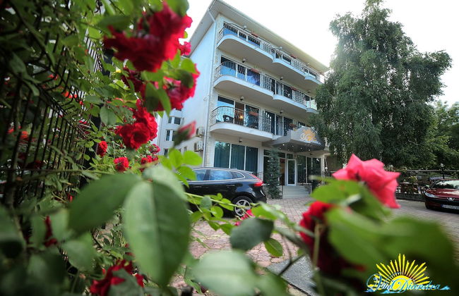 Vila Diandra - Photo 1