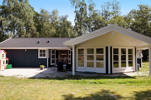 Foto 1 - 10 Person Holiday Home in Rorvig