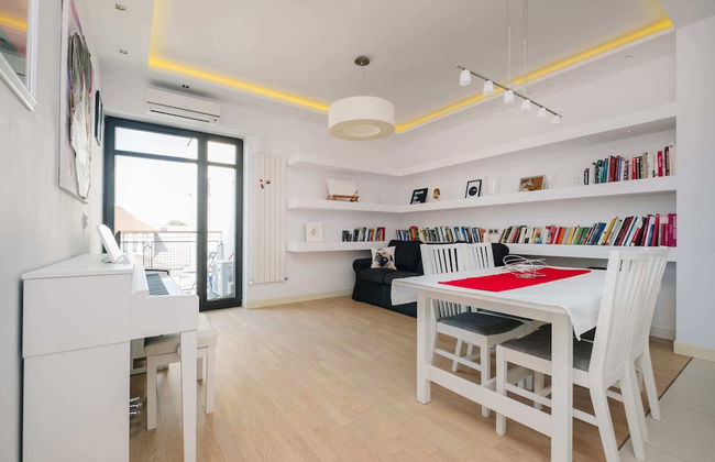 Modern Apartment Across the Ponds - Foto 12