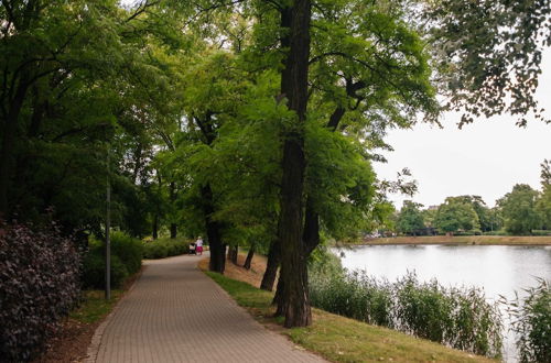 Photo 34 - Modern Apartment Across the Ponds