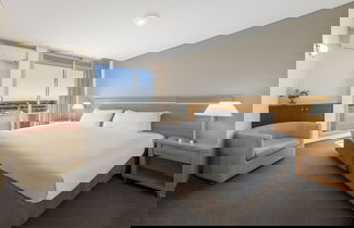 Foto 3 - Park Regis Concierge Apartments