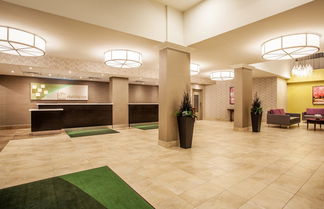 Photo 3 - Holiday Inn Toronto - Int'l Airport, an IHG Hotel