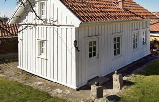 Foto 1 - 5 Person Holiday Home in Stromstad