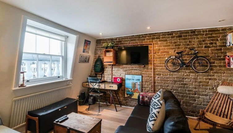 Photo 1 - Lovely 1BR Flat Walk to Hyde Park