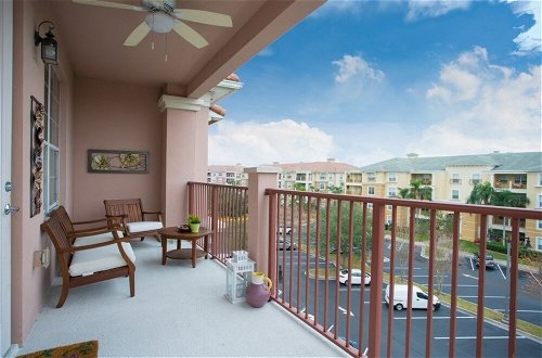 Photo 19 - Penthouse Next To Convention Center & Universal 3 Bedroom Condo by RedAwning