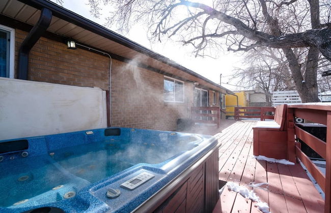 The Meadowlark Manor Spacious Backyard & Hot Tub - Foto 27